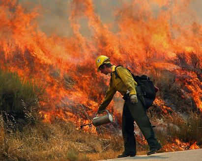 阻燃材料是否可燃？阻燃服怎么阻止被灼傷？