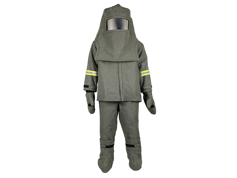 隔熱服 vs 避火服：材質(zhì)、面料與用途的深度對比